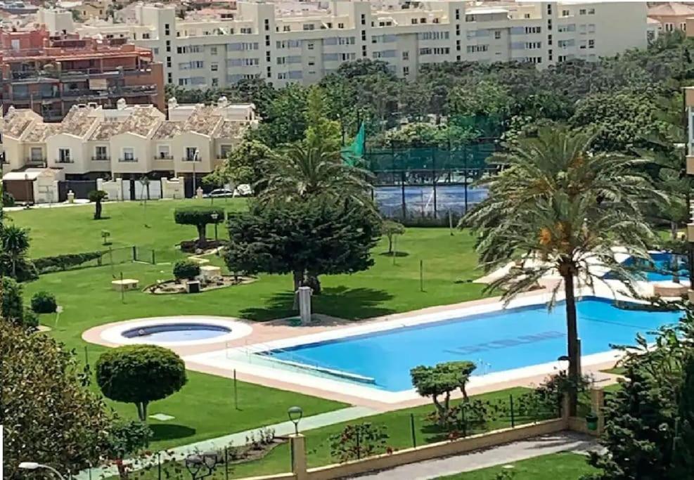 Alterhome Luminoso Estudio Con Piscina Y Maravillosas Vistas Torremolinos Dış mekan fotoğraf